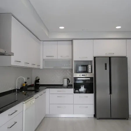 Refugio De Ferrel (Leiria)